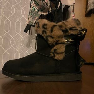 Juicy couture leopard fur  boots